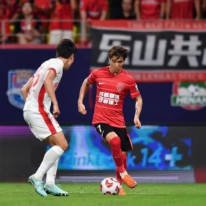 【中超】韦世豪任意球破门后伤退 蓉城1比0亚泰